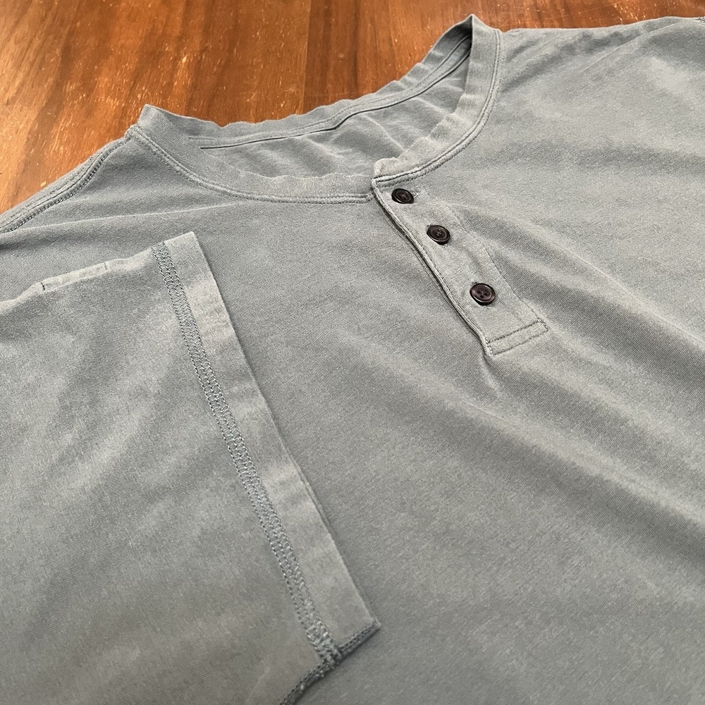 Vuori Shirt Mens XXL Green Ever Henley Tee Short Sleeve 1/4 Button V165